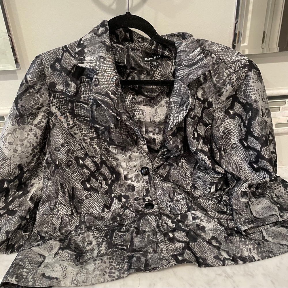 snakeskin pattern blazer